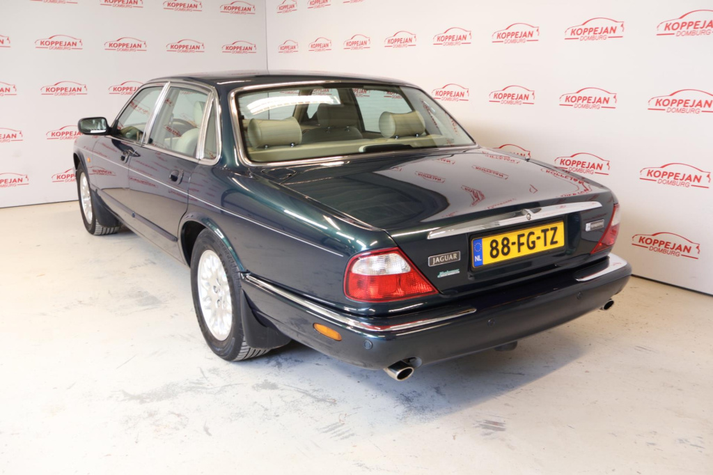Jaguar Xj