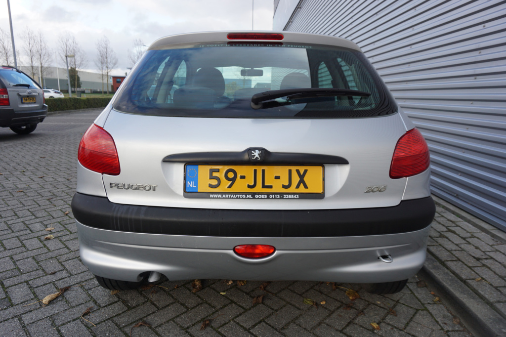 Peugeot 206
