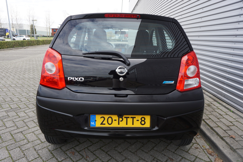 Nissan Pixo