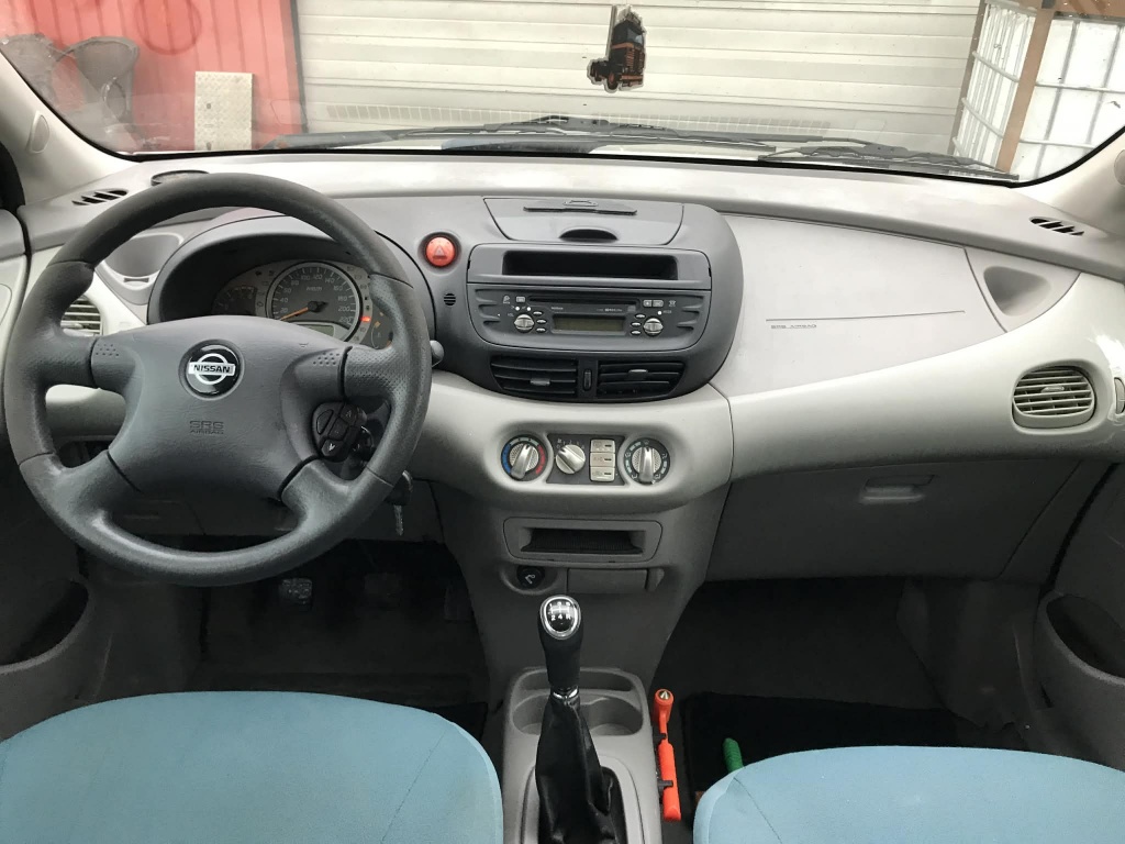Nissan Almera Tino