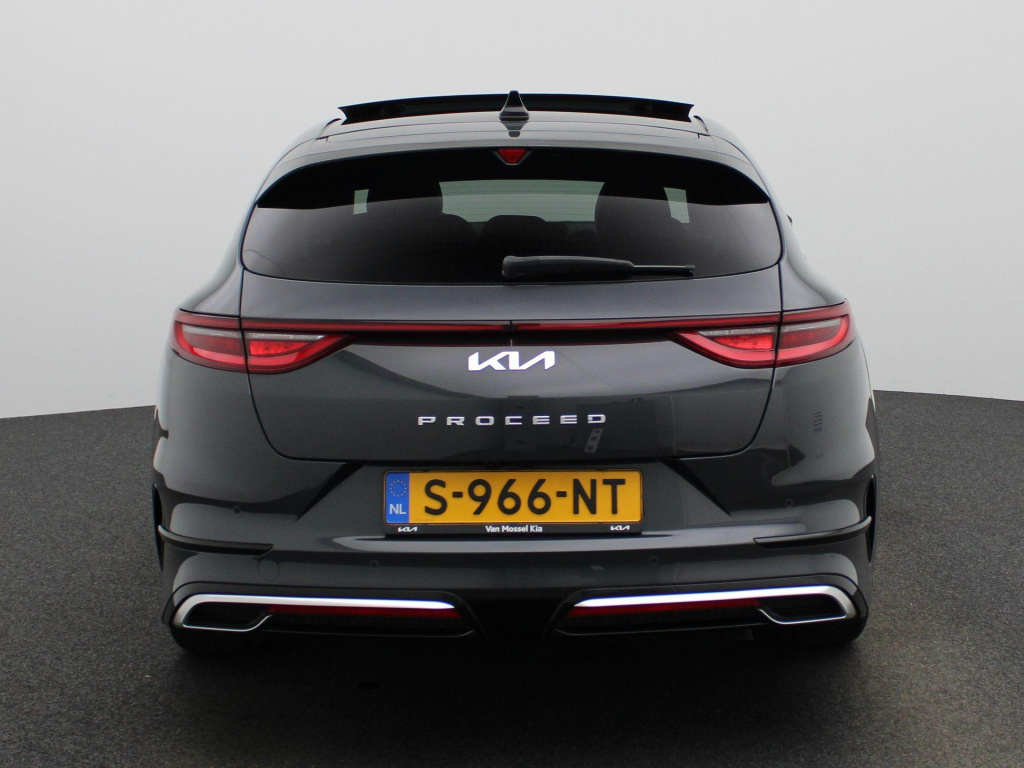 Kia Proceed