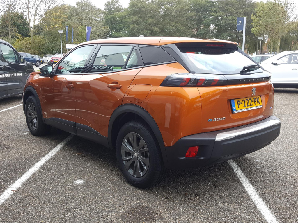 Peugeot E-2008