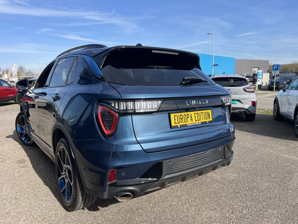 Lynk & Co 01