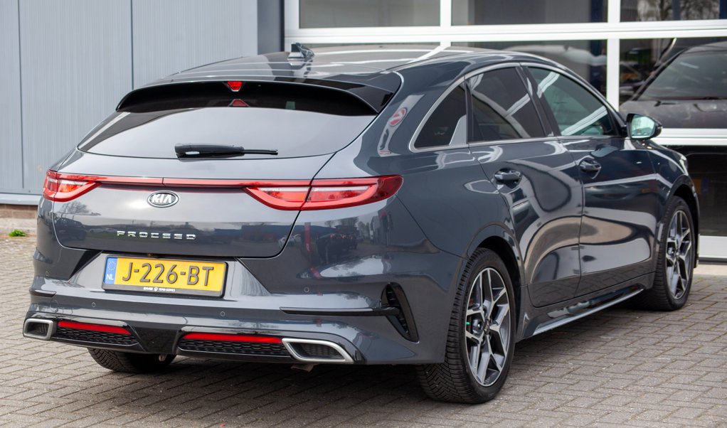 Kia Proceed
