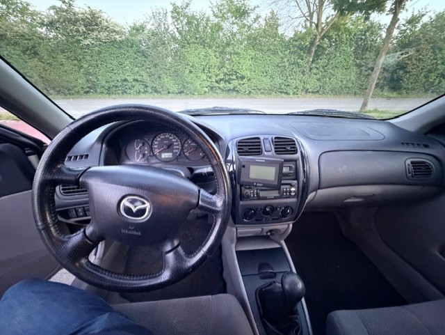 Mazda 323