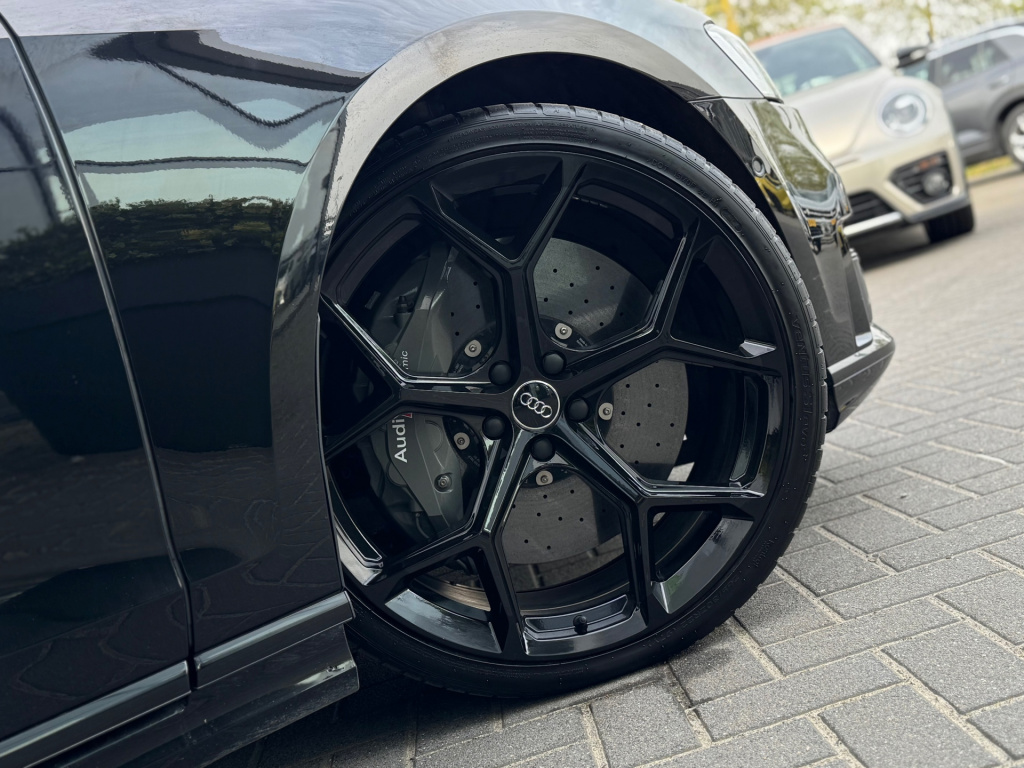 Audi S8