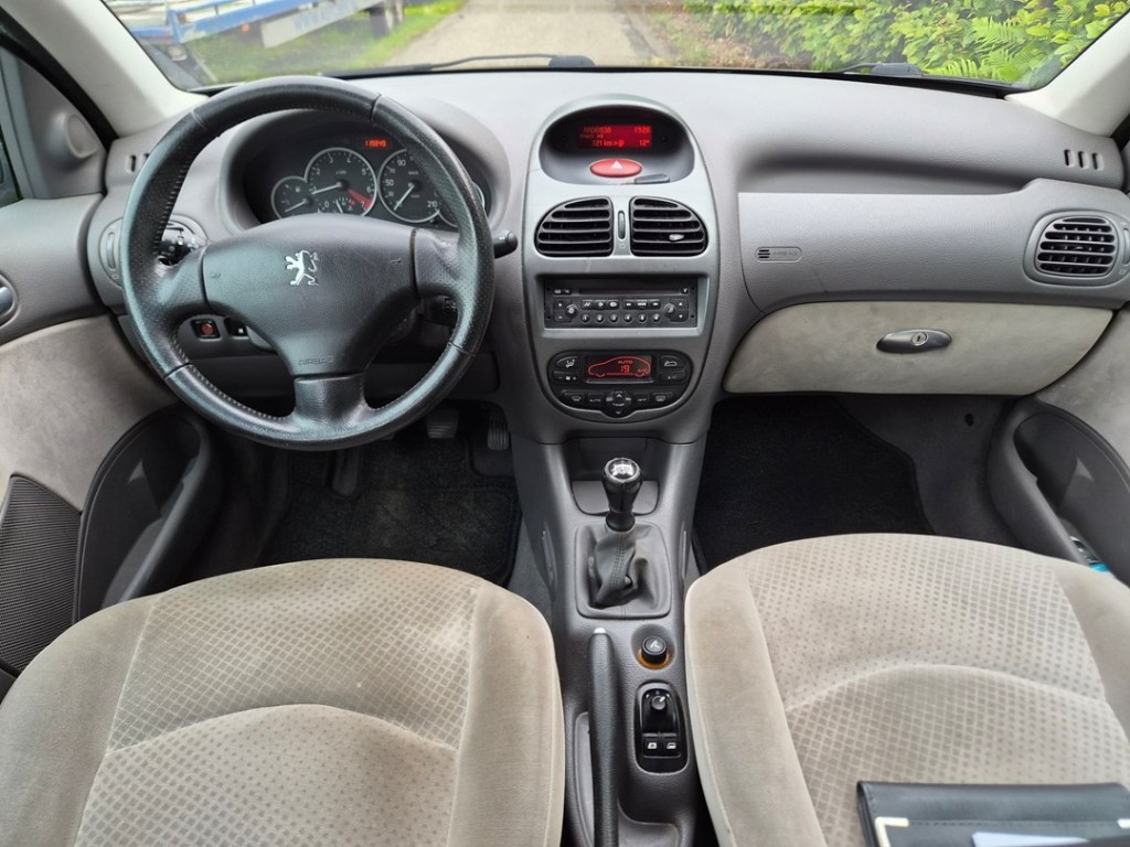 Peugeot 206