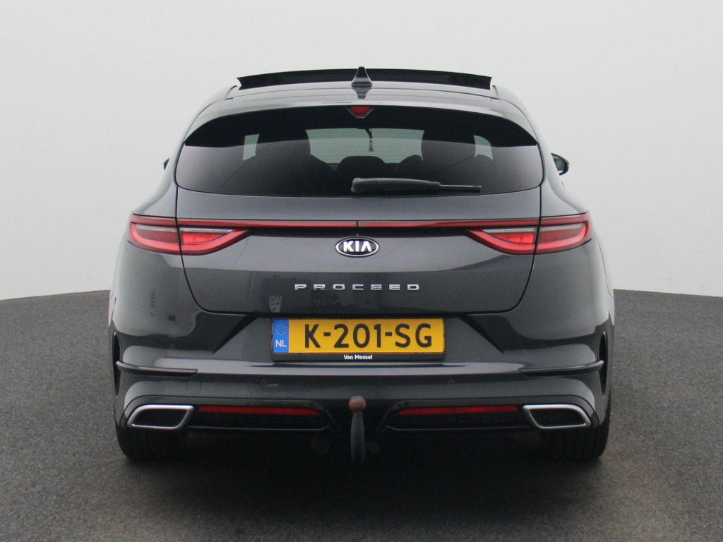 Kia Proceed