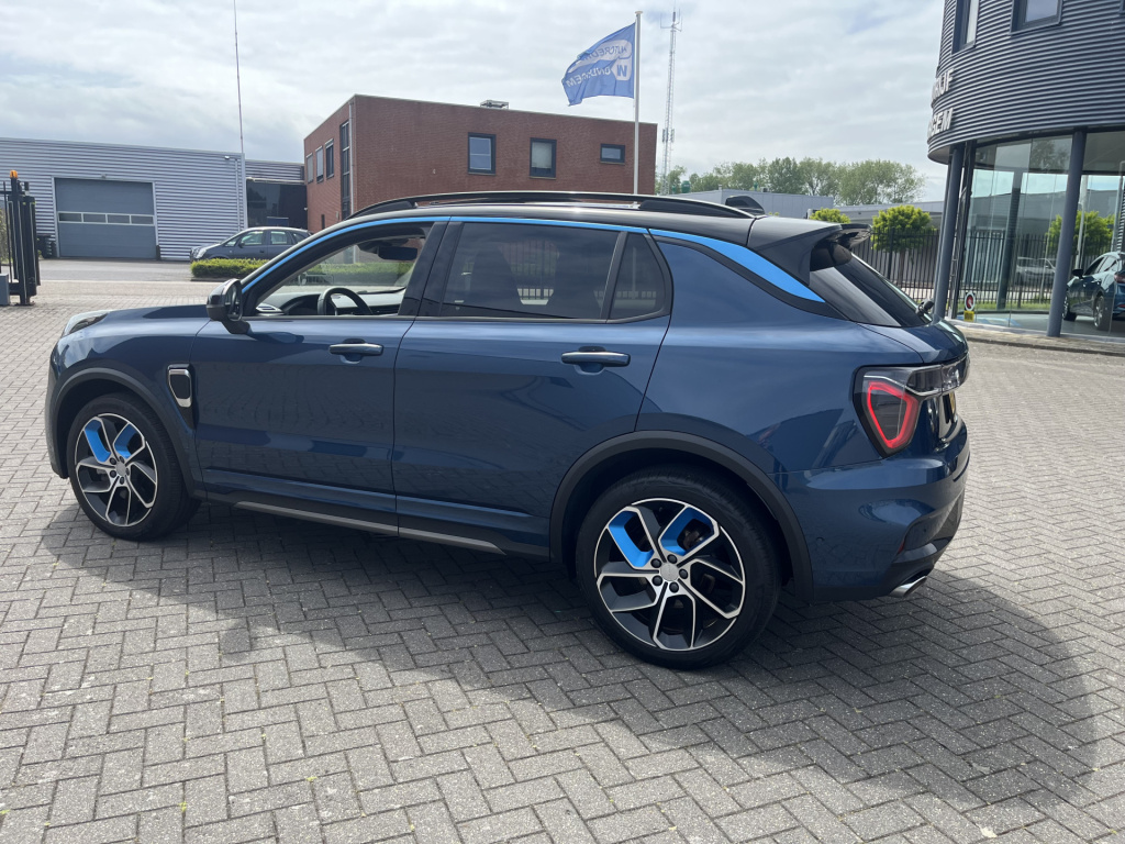 Lynk & Co 01