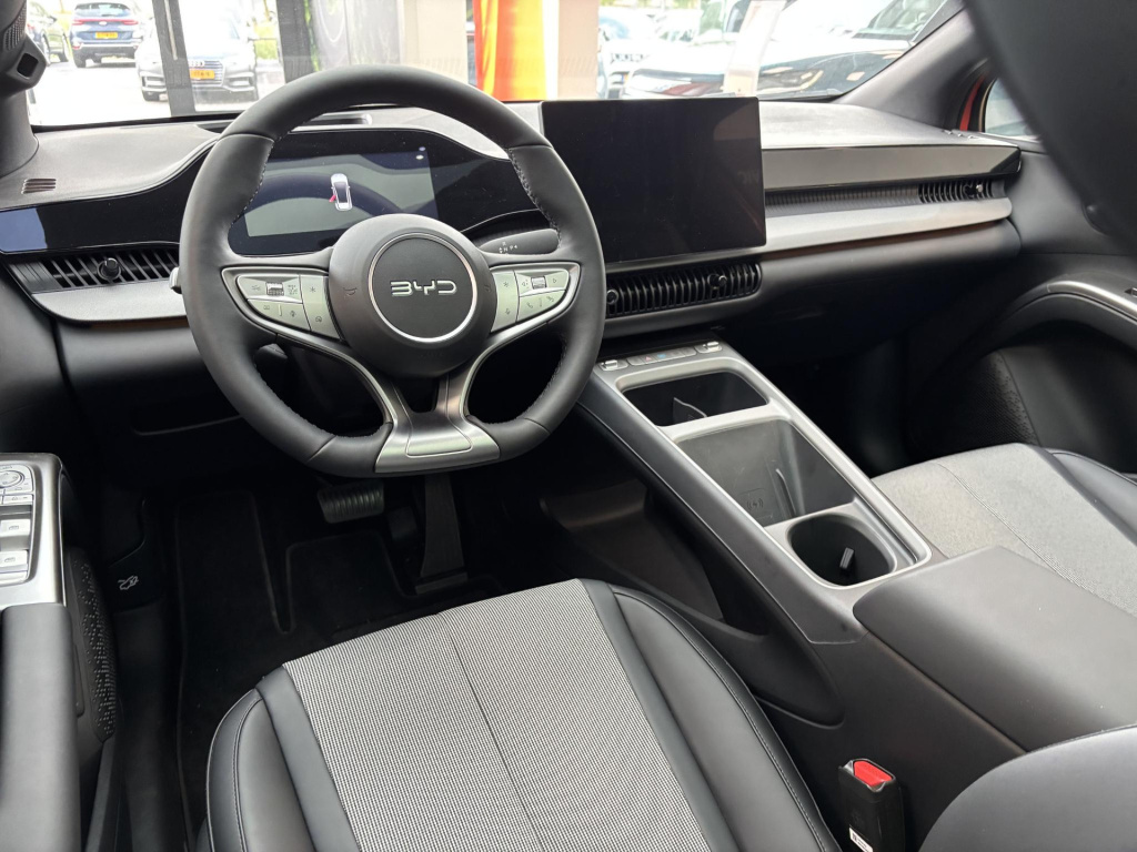 Byd Dolphin