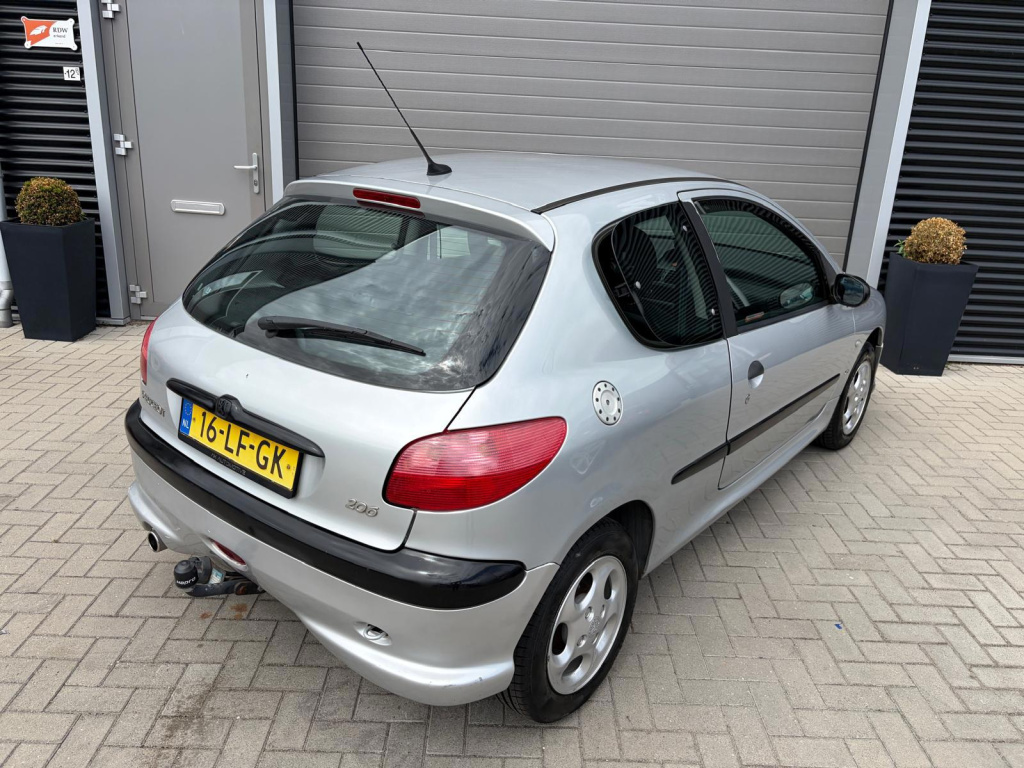 Peugeot 206