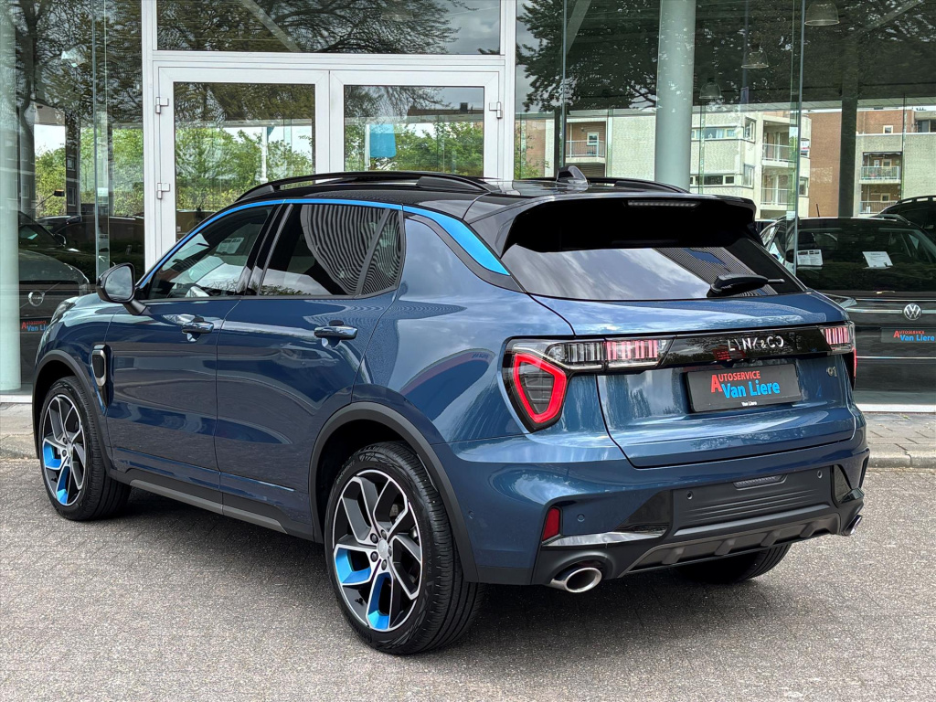 Lynk & Co 01