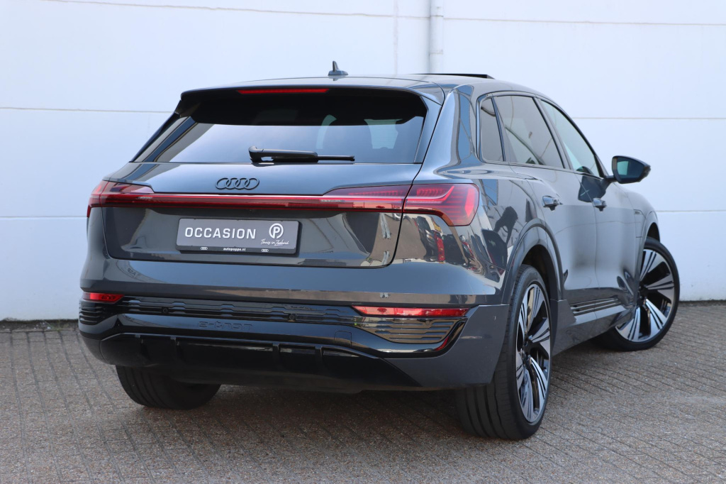 Audi Q8 E-tron