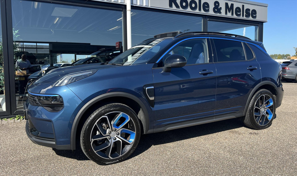 Lynk & Co 01
