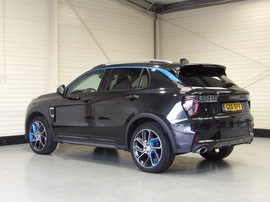 Lynk & Co 01