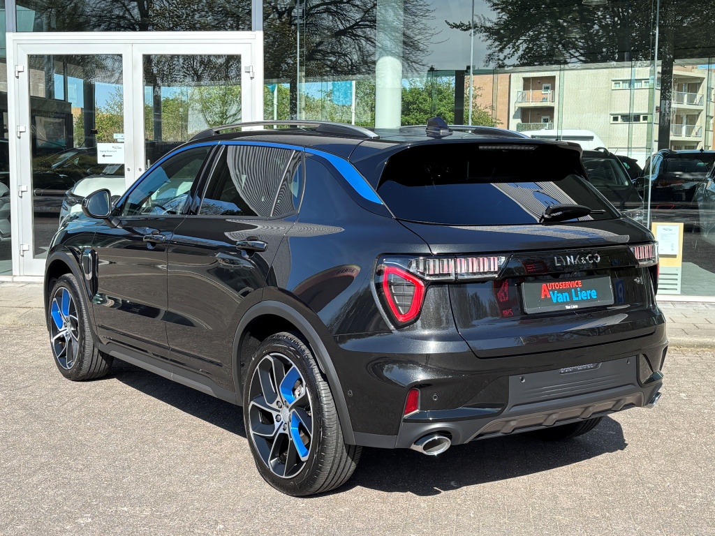 Lynk & Co 01