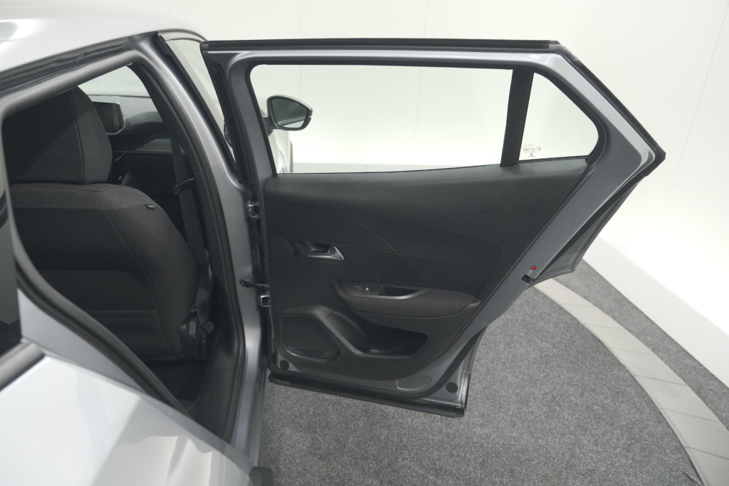 Peugeot E-2008