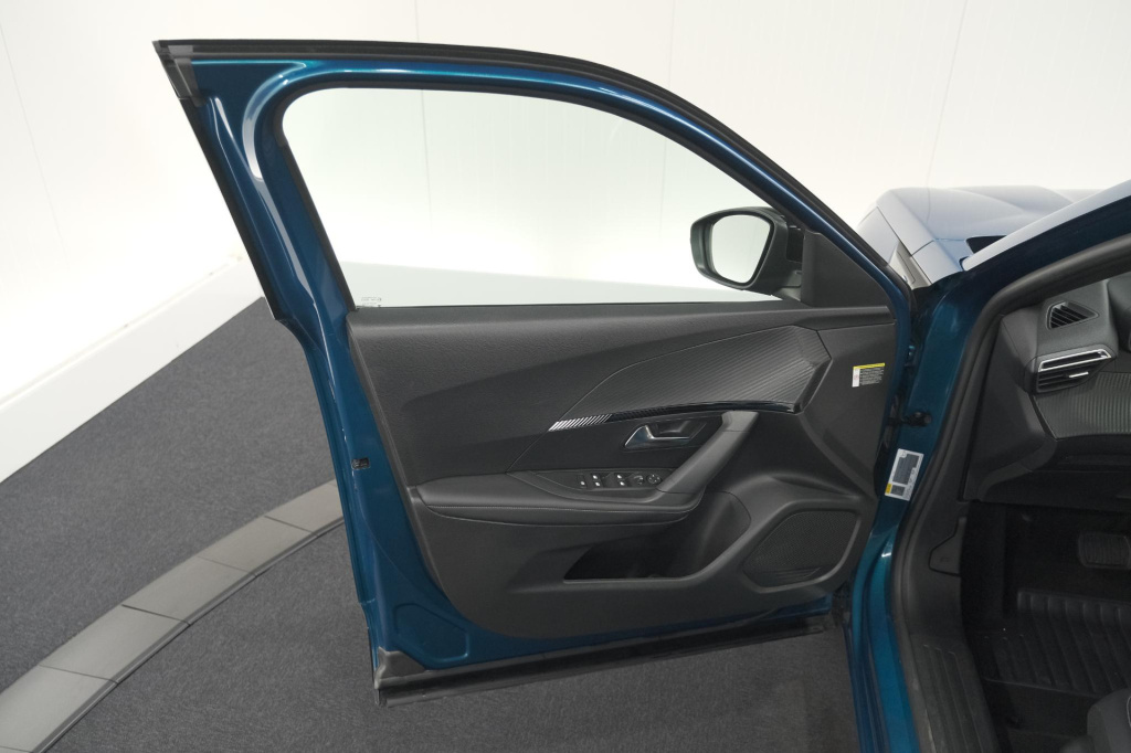 Peugeot E-2008