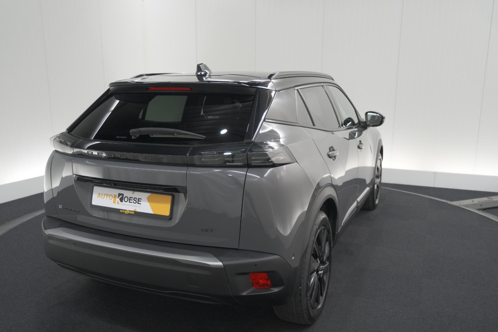 Peugeot E-2008