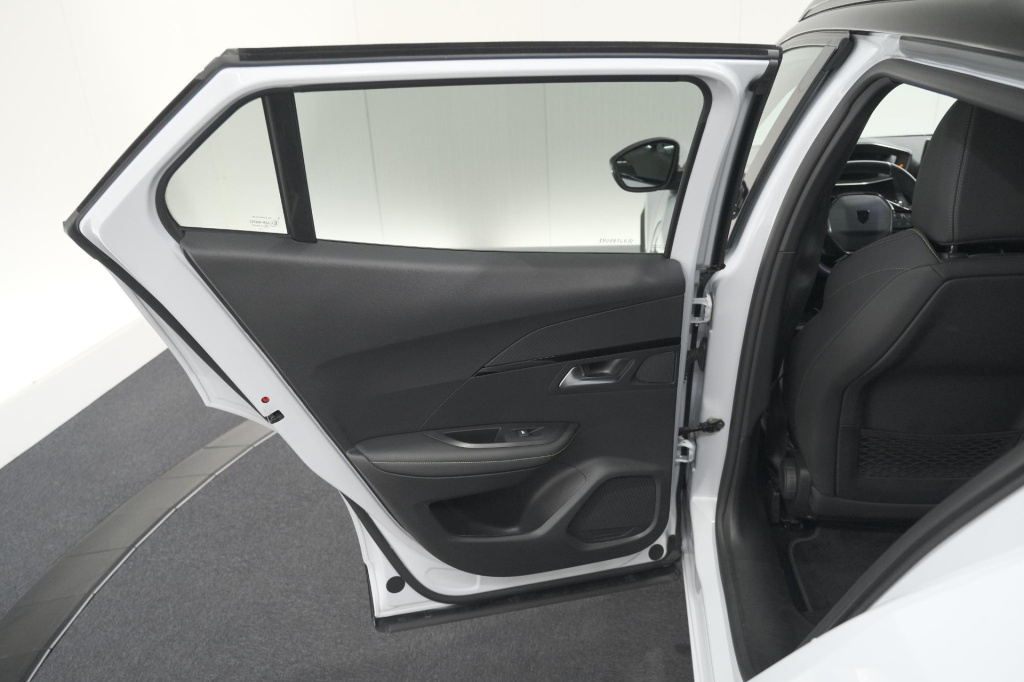 Peugeot E-2008