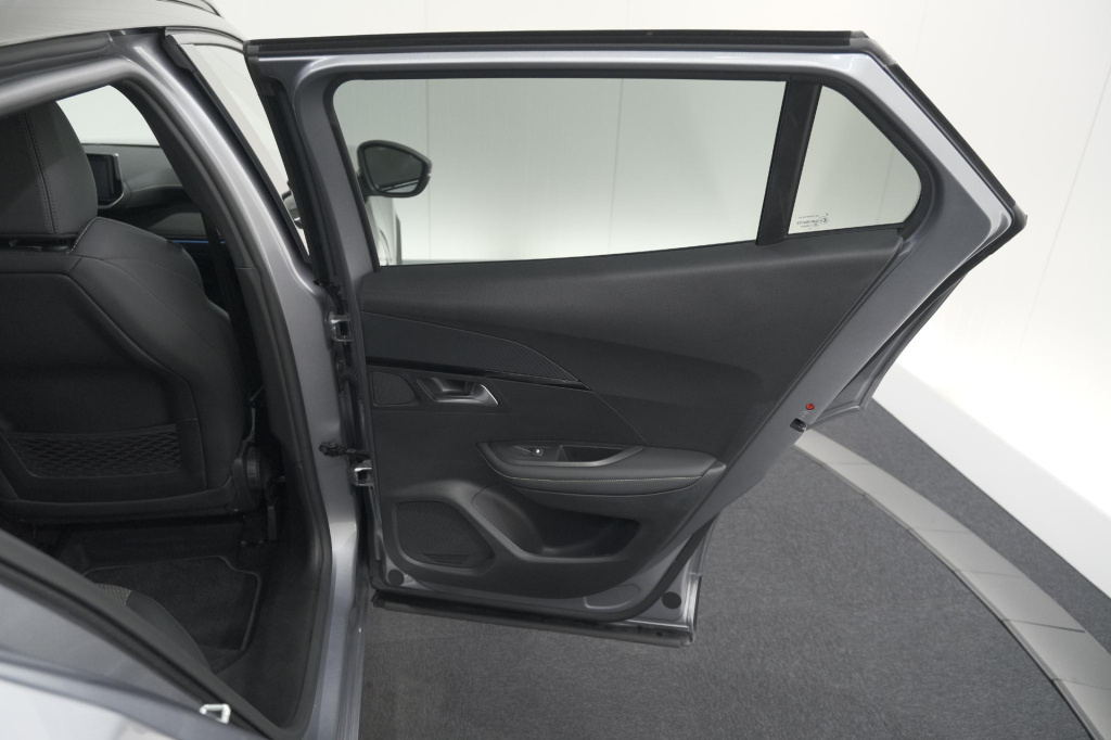 Peugeot E-2008