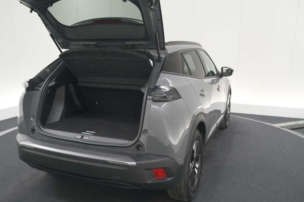 Peugeot E-2008