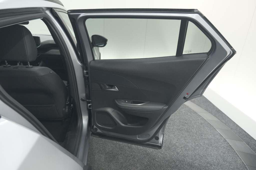 Peugeot E-2008