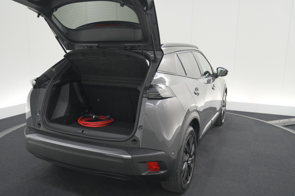 Peugeot E-2008