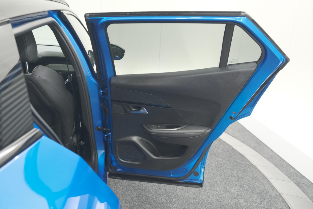 Peugeot E-2008