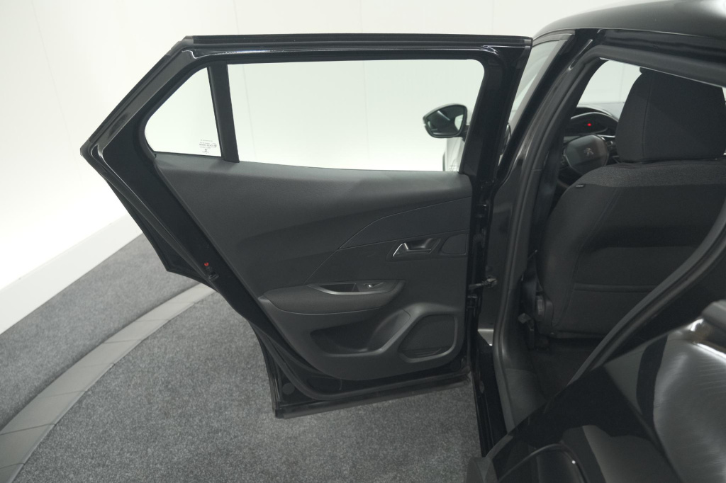 Peugeot E-2008