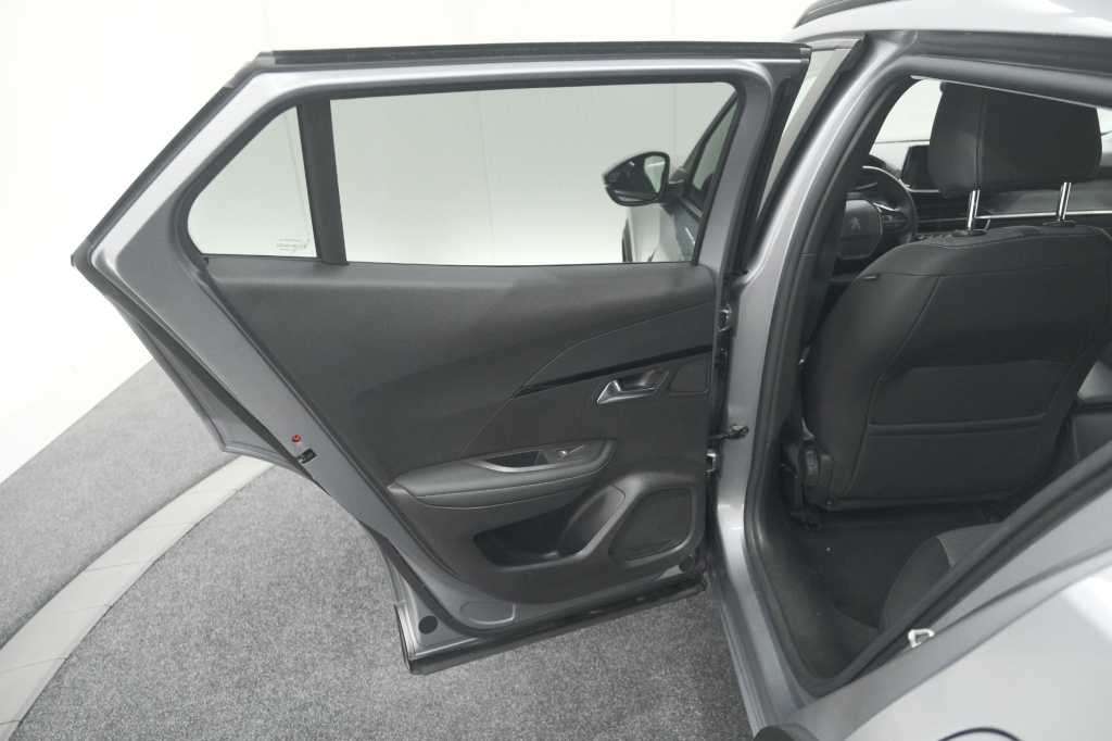 Peugeot E-2008