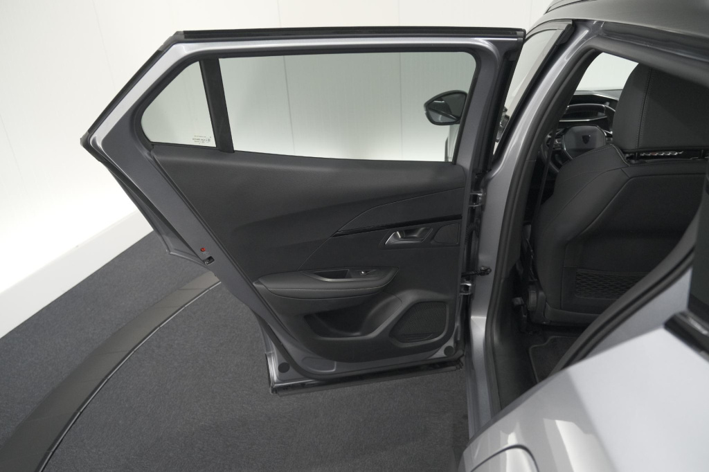 Peugeot E-2008