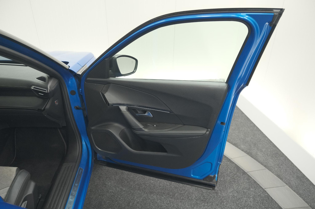 Peugeot E-2008