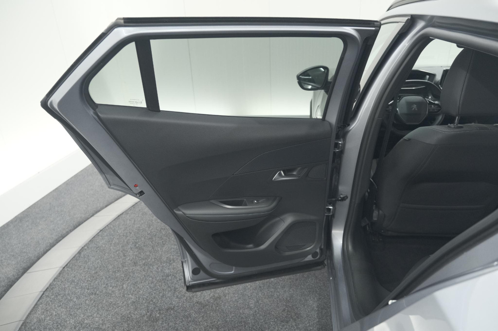 Peugeot E-2008