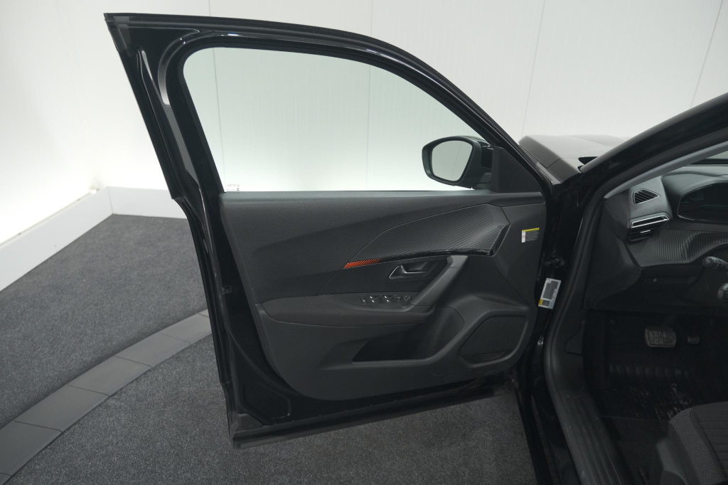 Peugeot E-2008
