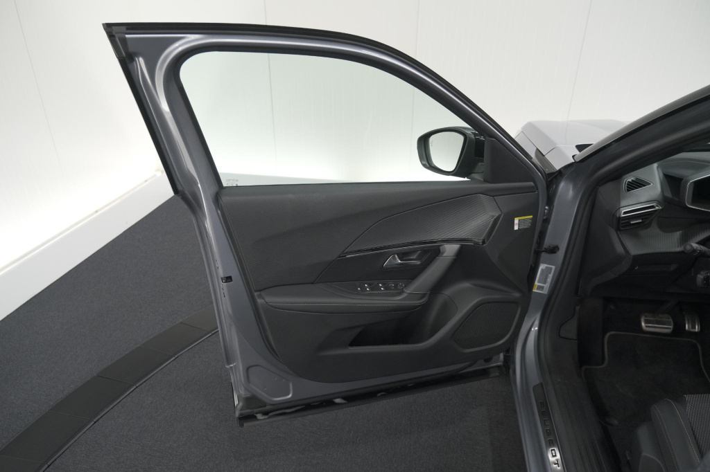 Peugeot E-2008