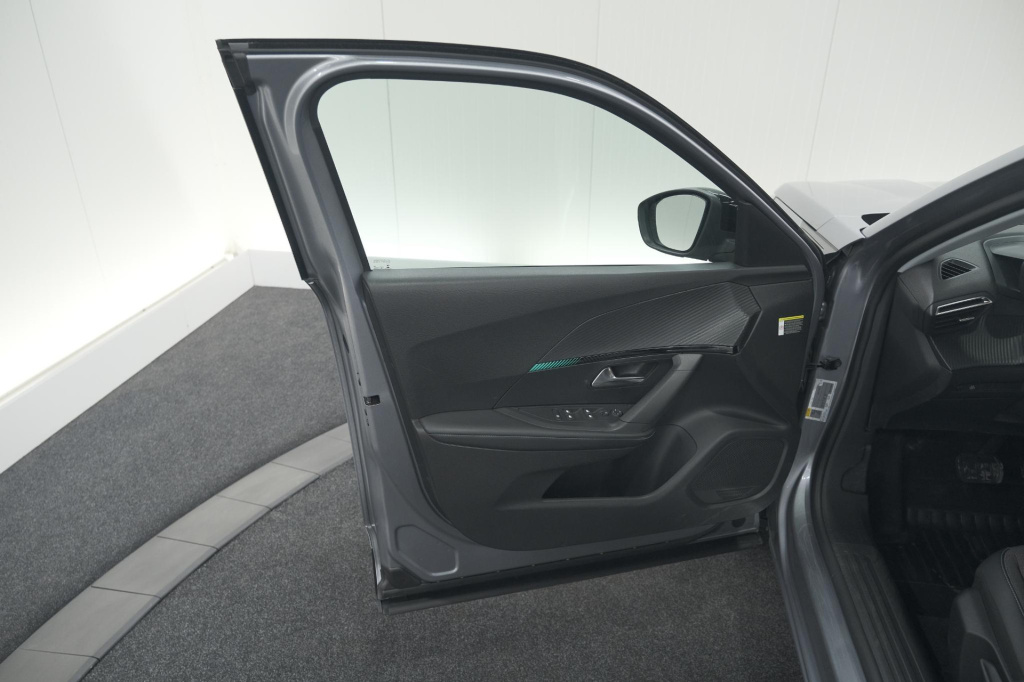 Peugeot E-2008