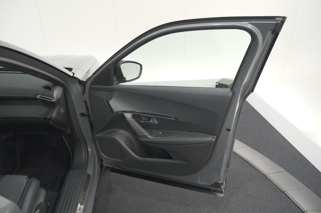 Peugeot E-2008