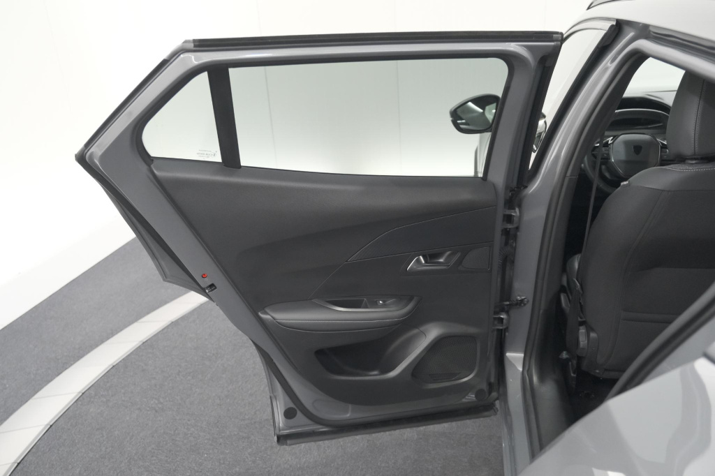 Peugeot E-2008