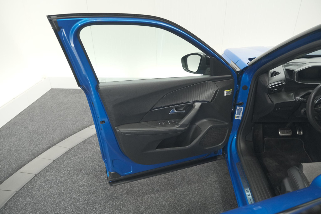 Peugeot E-2008