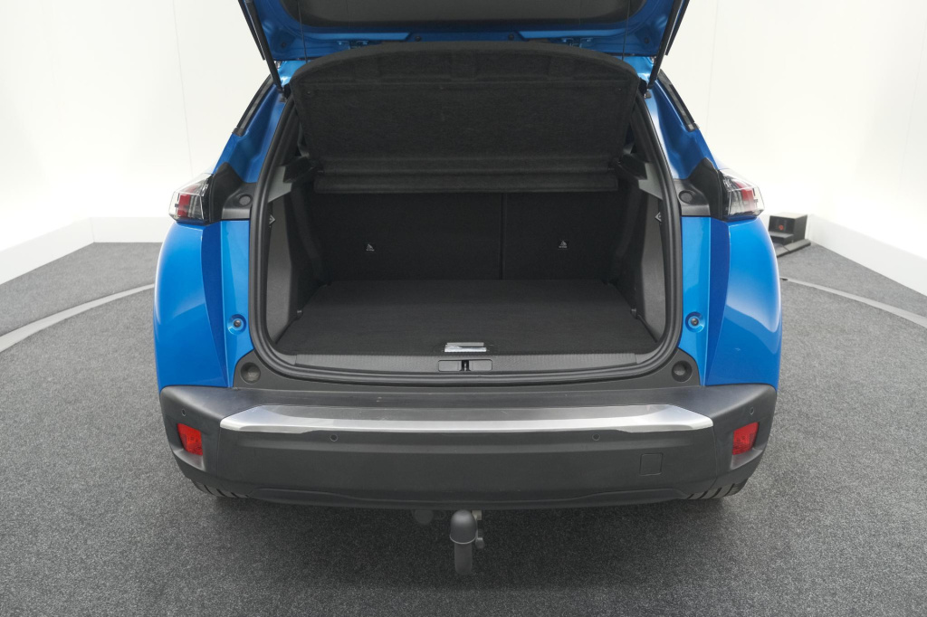 Peugeot E-2008
