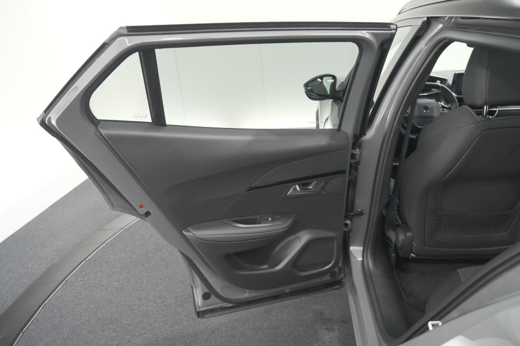 Peugeot E-2008