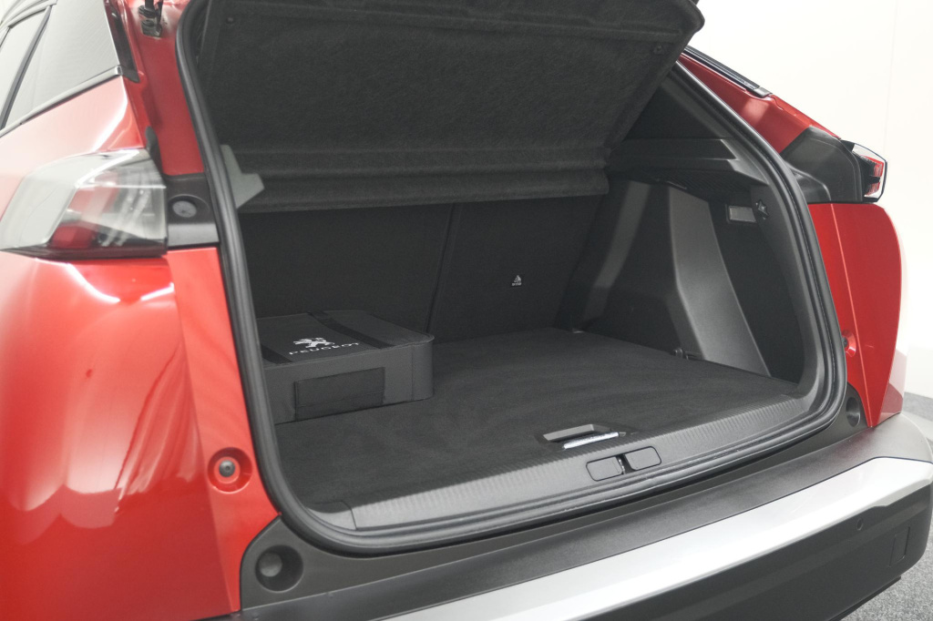 Peugeot E-2008