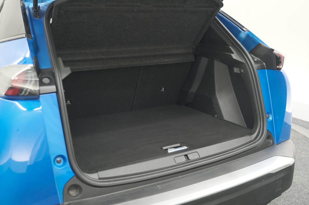 Peugeot E-2008