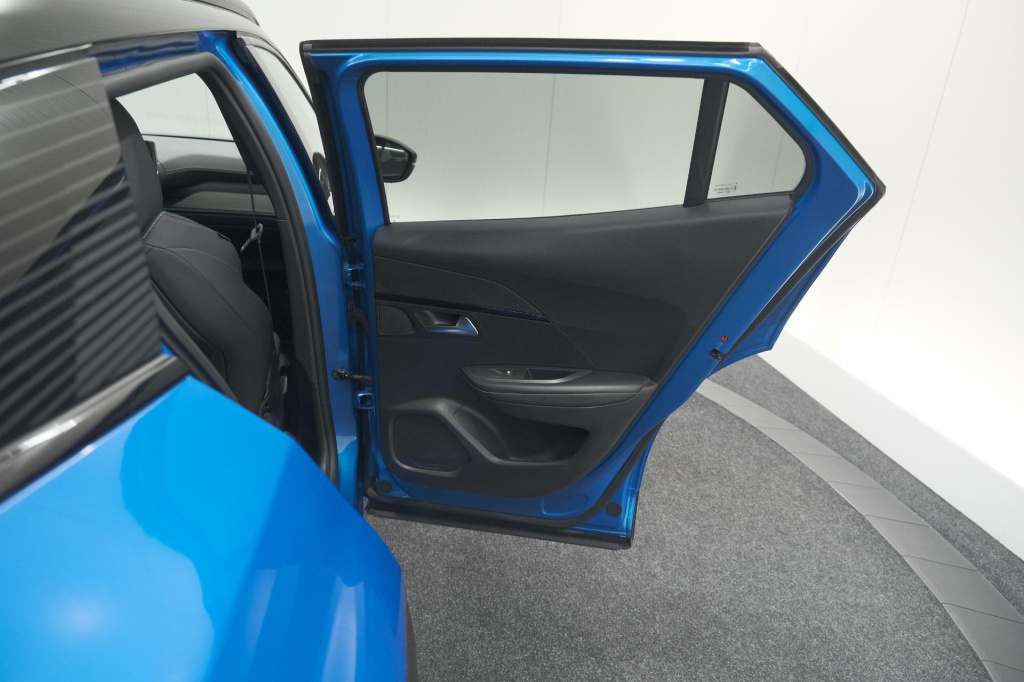 Peugeot E-2008