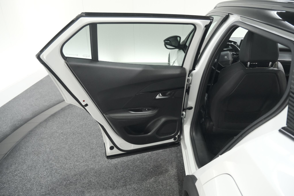 Peugeot E-2008