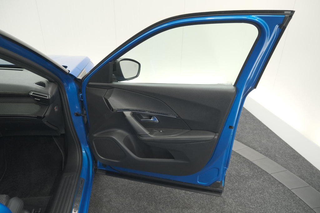 Peugeot E-2008