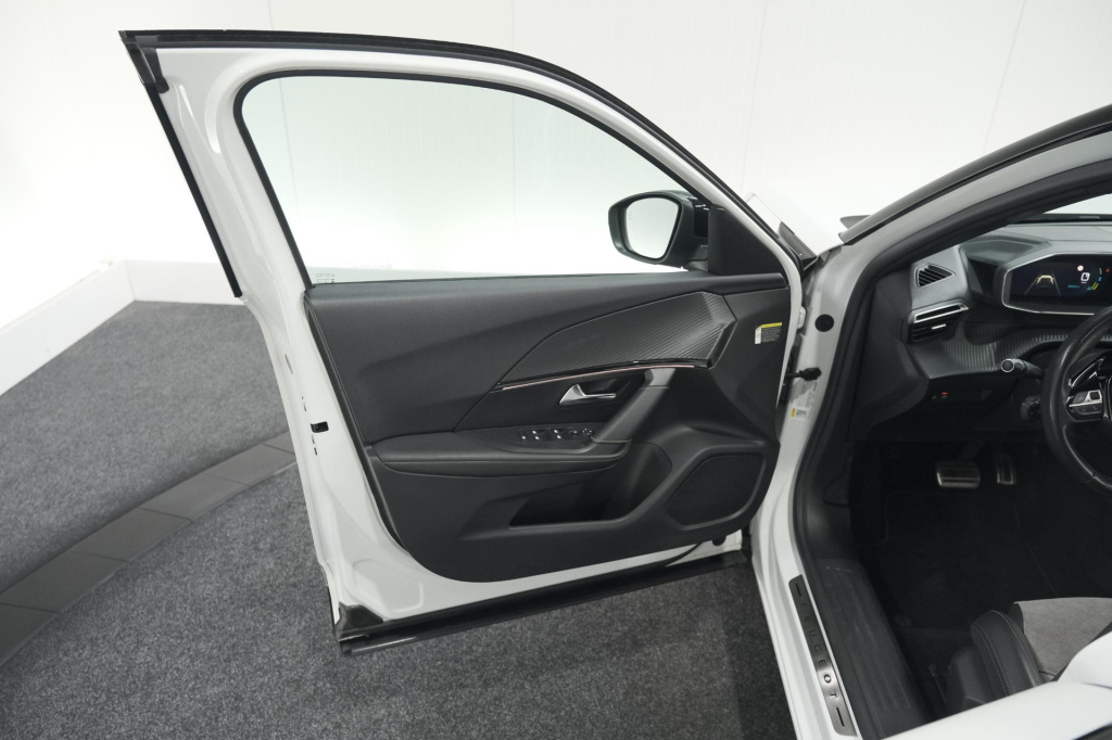 Peugeot E-2008