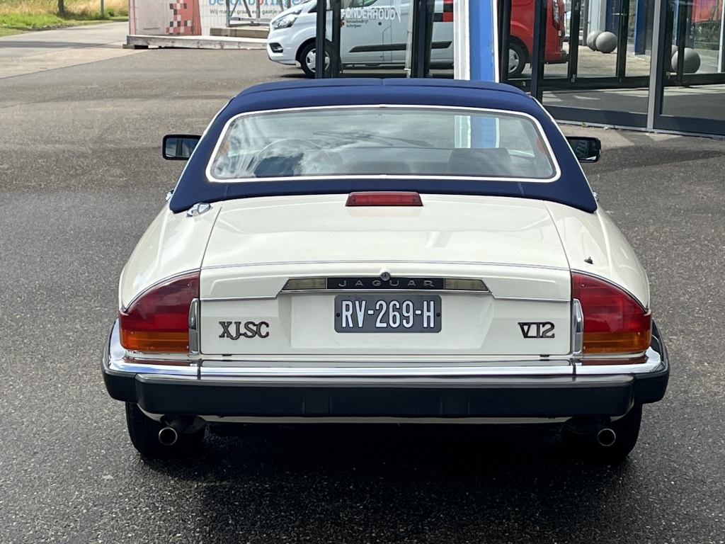 Jaguar Xj