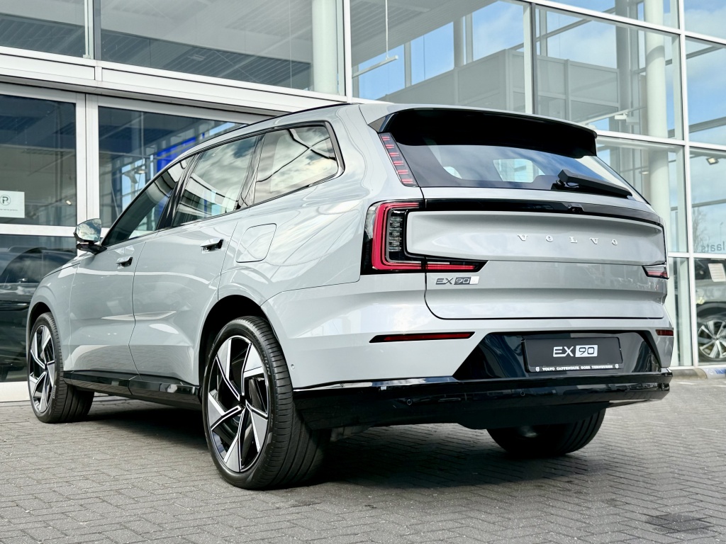 Volvo Ex90